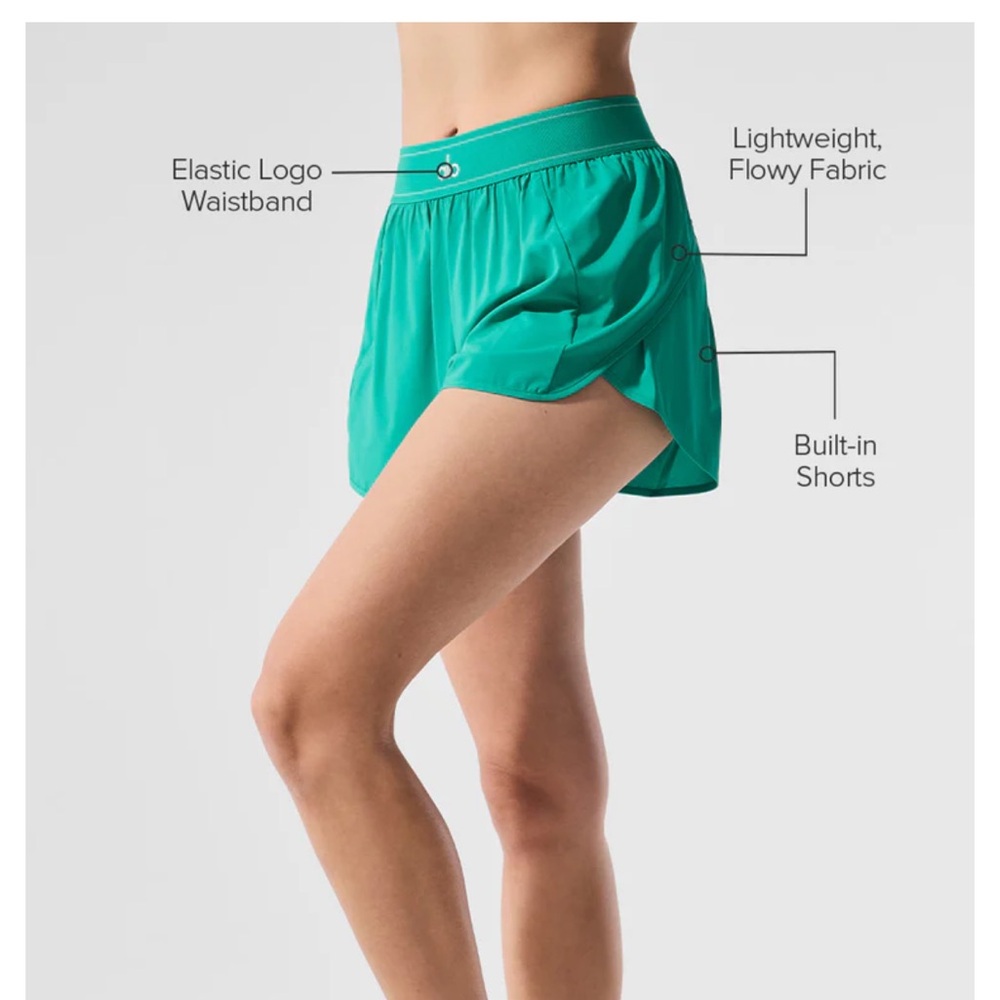 Alo Yoga Women's Green Shorts